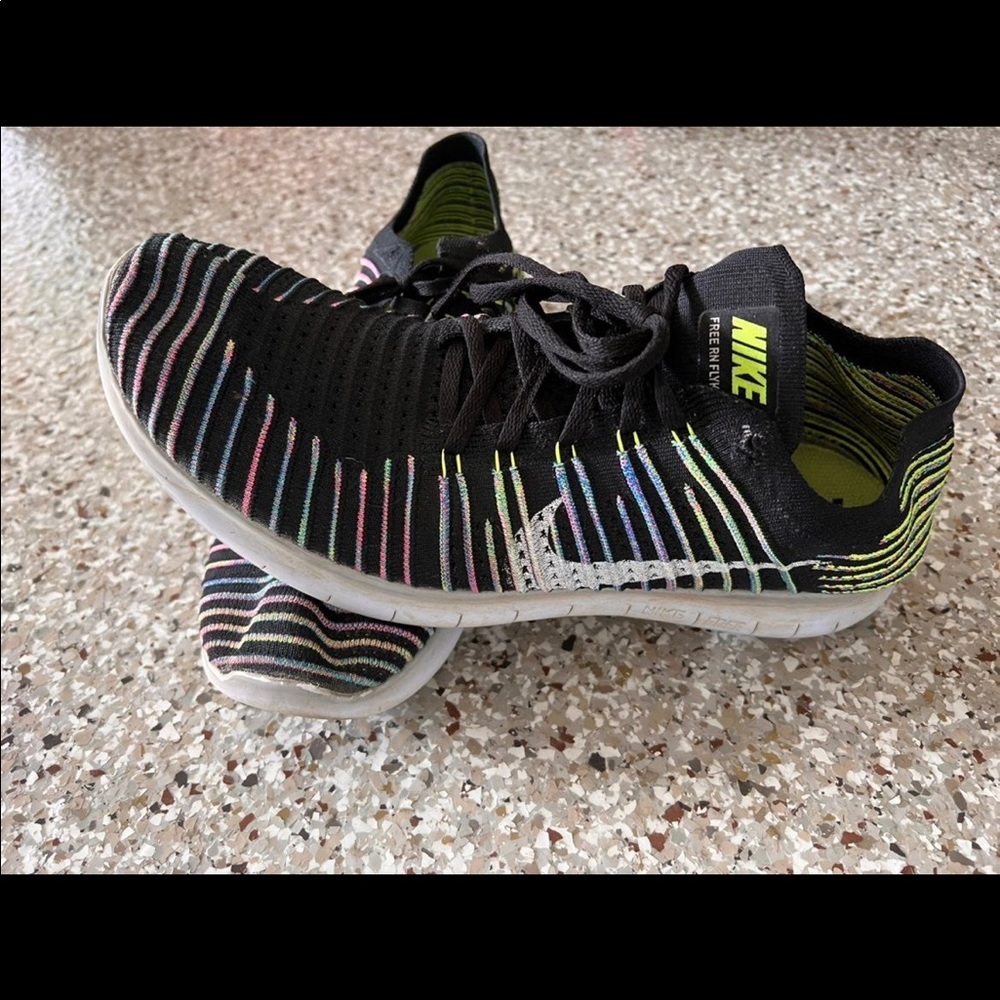 Running shoes